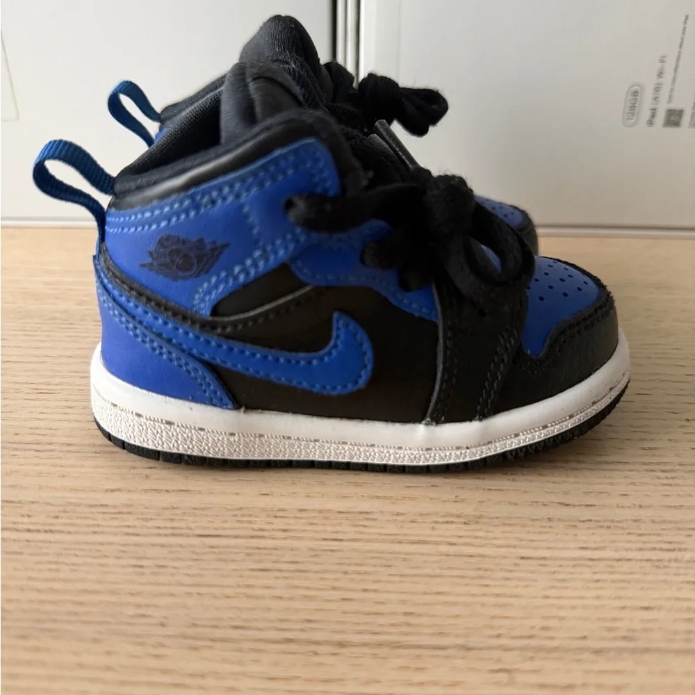 Air Jordan 1 Retro “Royal” Kids Size 4C